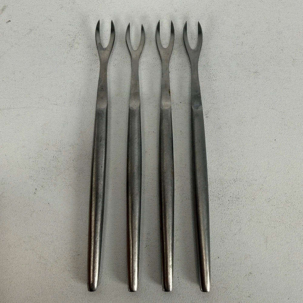 LOT OF 4 Seafood Cocktail Fork Stainless Italian Italy TW Solid 6 1/8